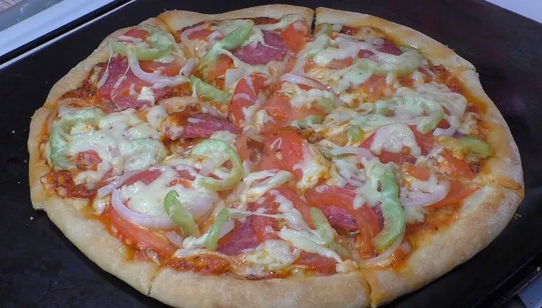 Рецепт пиццы на кефире — 5 минут в духовке, а вкус как из пиццерии