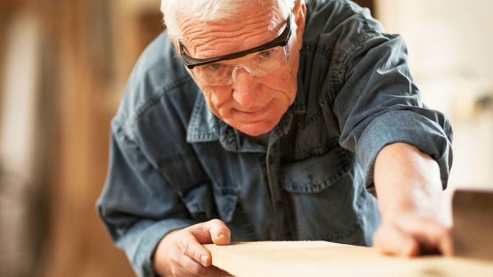 Работающие пенсионеры получат автоматическую прибавку к пенсии в 2025 году