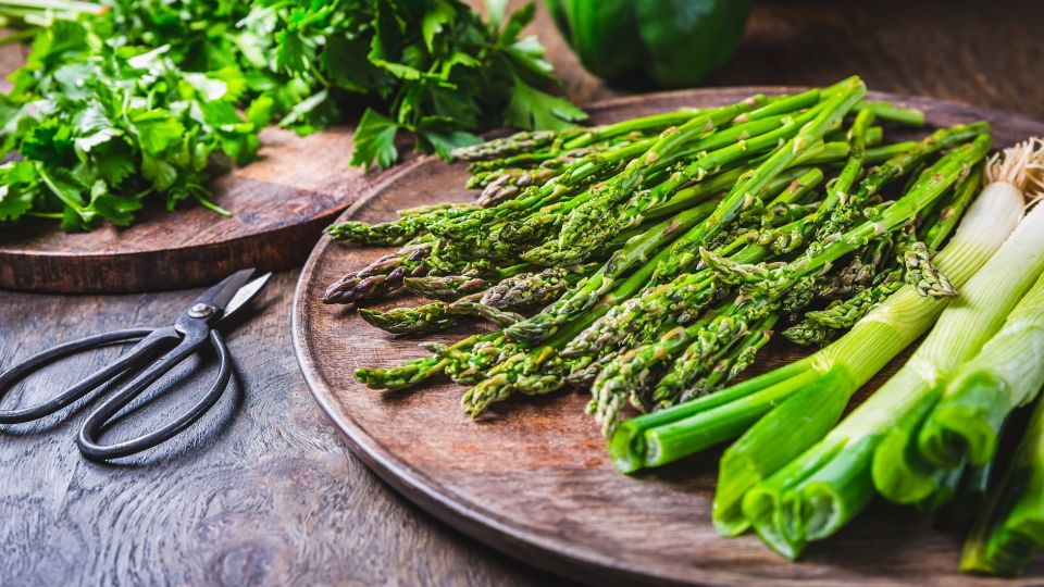 Вот как быстро засушить зелень без дегидратора: поможет обычный кухонный прибор