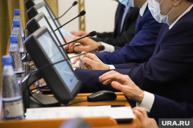 Новые законы с 1 ноября: россияне ощутят изменения в налогах и смартфонах