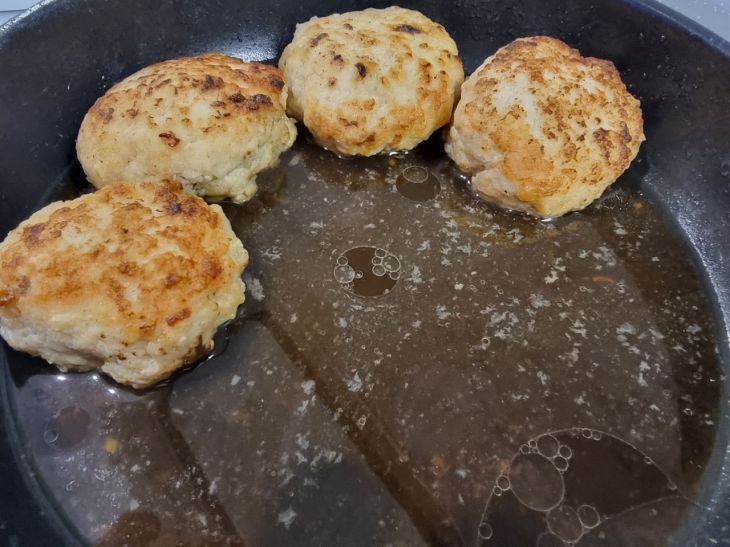 Секрет сочных котлет «как в ресторане»: добавьте в фарш 2 ложки этого ингредиента