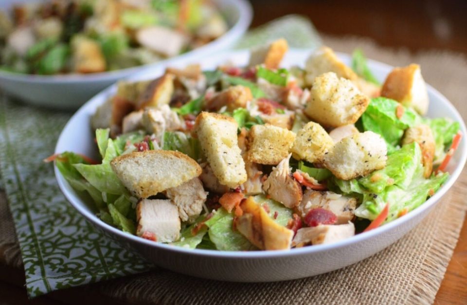 Салат с копченой курицей