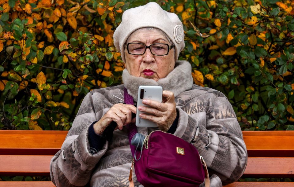 Новый закон о домовых чатах: Взаимодействие жителей и управляющих компаний через Max