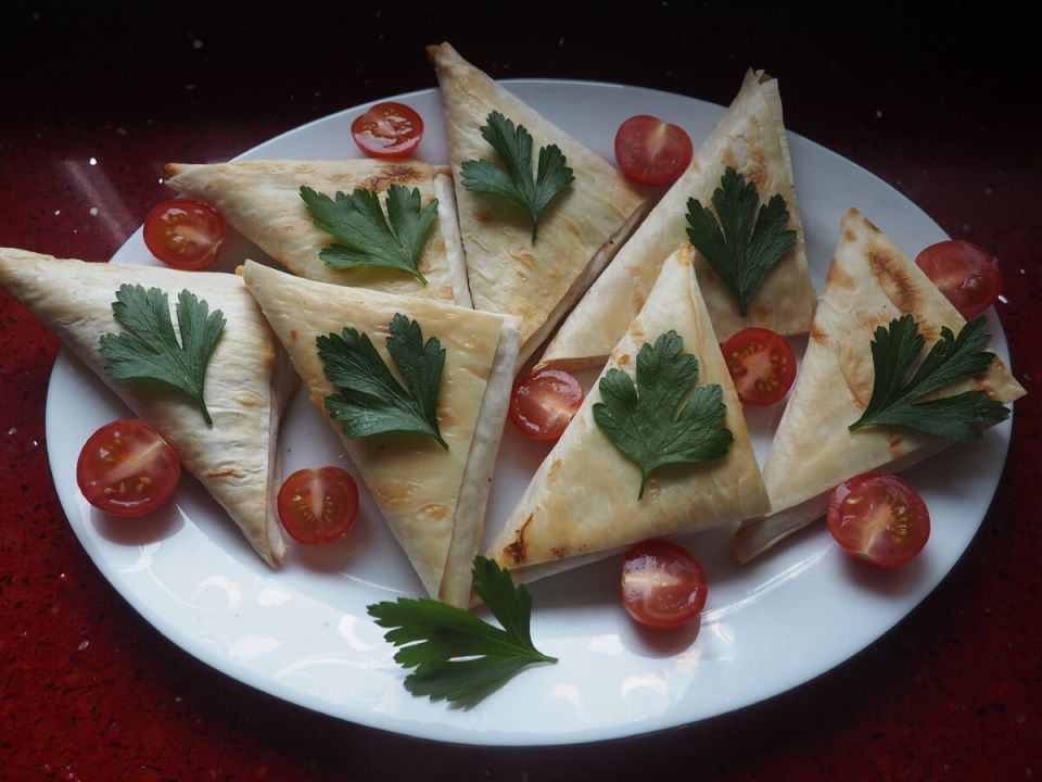 Лаваш: простой рецепт уютных домашних конвертиков