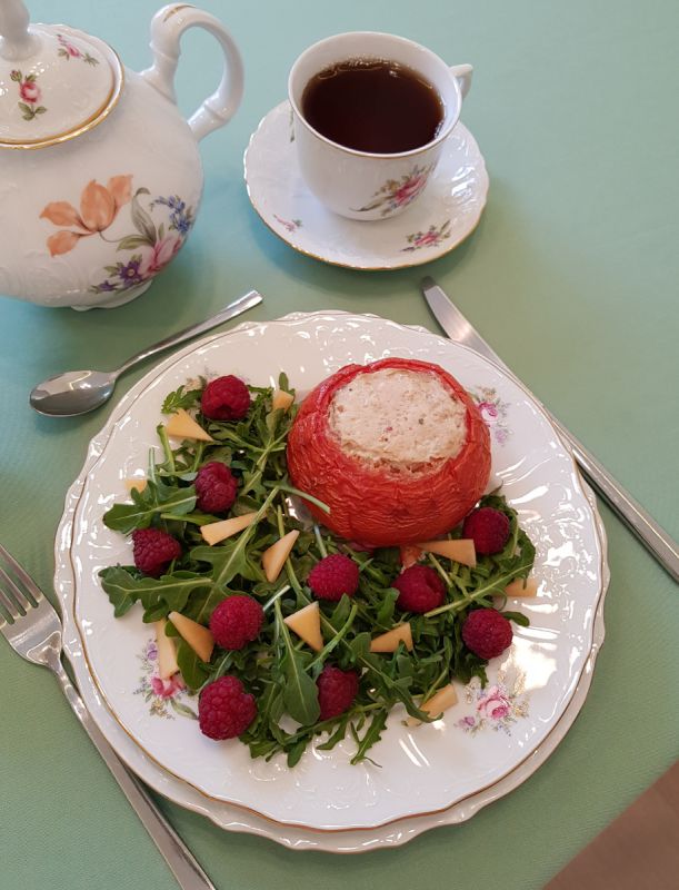 Помидоры, фаршированные свининой и пшеничной кашей