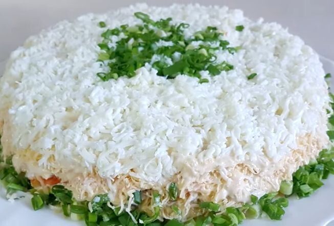 Салаты из печени трески с яйцом и зелёным луком — простые и вкусные