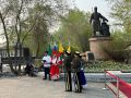 Еще одной традицией, связанной с празднованием Дня города, пусть и не такой новой, но не менее значимой, является возложение цветов к памятнику первооткрывателям Читы Петру Бекетову со товарищи