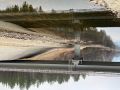 Очень красивое крылатое выражение гласит: Люди одиноки, потому что вместо мостов они строят стены