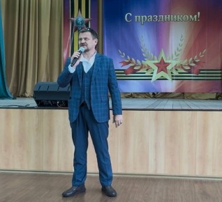 Второй год подряд в администрации Черновского района проводятся торжественные мероприятия для людей, в работе которых всегда есть место бескорыстию, самопожертвованию, геройству, высочайшей ответственности и трудолюбию