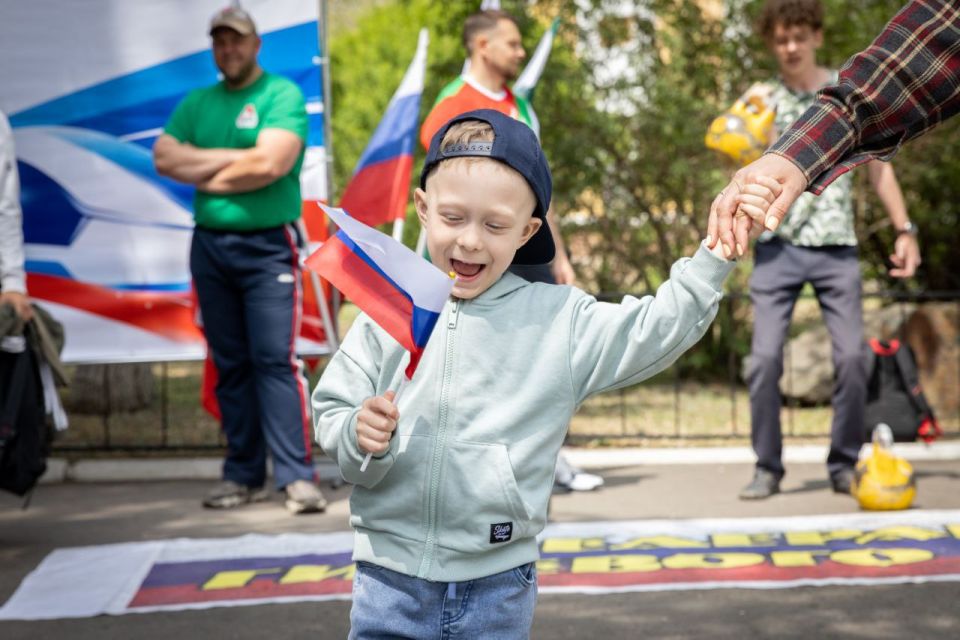 Железные люди - сильная Россия!