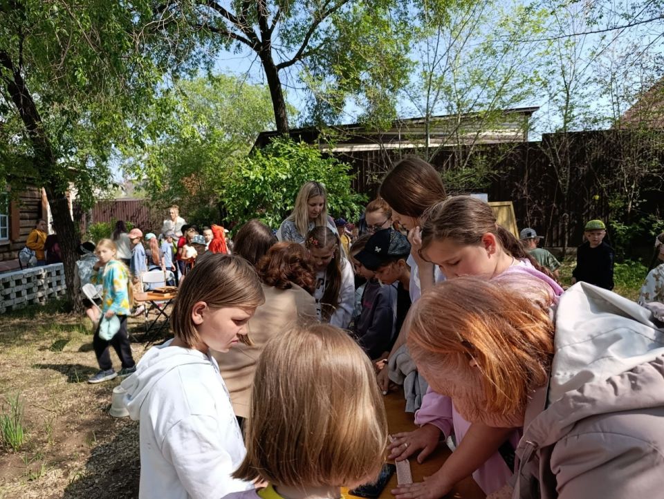 Артфестиваль &quot;Счастье вашему дому&quot;18 июня в библиотеке № 9 имени М.М. и Е.П. Нарышкиных организовали Артфестиваль «Счастье вашему дому»