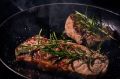 Как сделать мясо мягким и сочным: простые трюки шеф-поваров
