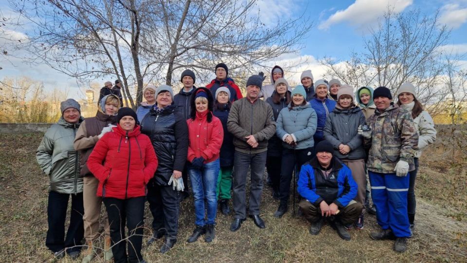 В рамках обьявленного месячника чистоты, коллективы администраций города Читы традиционно выходят на субботник по уборке территорий