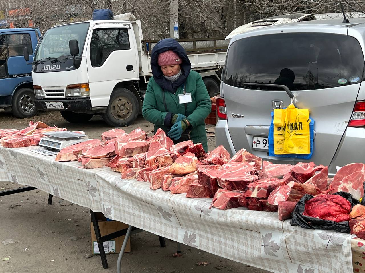 Универсальная ярмарка выходного дня проходит сегодня в Ингодинском районе краевого центра в районе строения N49 по Агинскому тракту