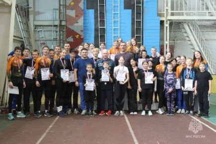 В спортивном комплексе «Огнеборец» прошли соревнования по пожарно-спасательному спорту среди воспитанников детской сборной Главного управления МЧС России по Забайкальскому краю