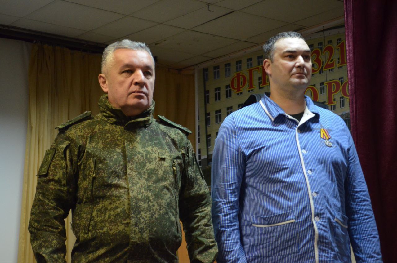 Генерал-лейтенант Роман Греков вручил награды военнослужащим 29 армии в военном госпитале Читы Генерал-лейтенант Роман Греков вручил награды военнослужащим 29 армии в военном госпитале Читы