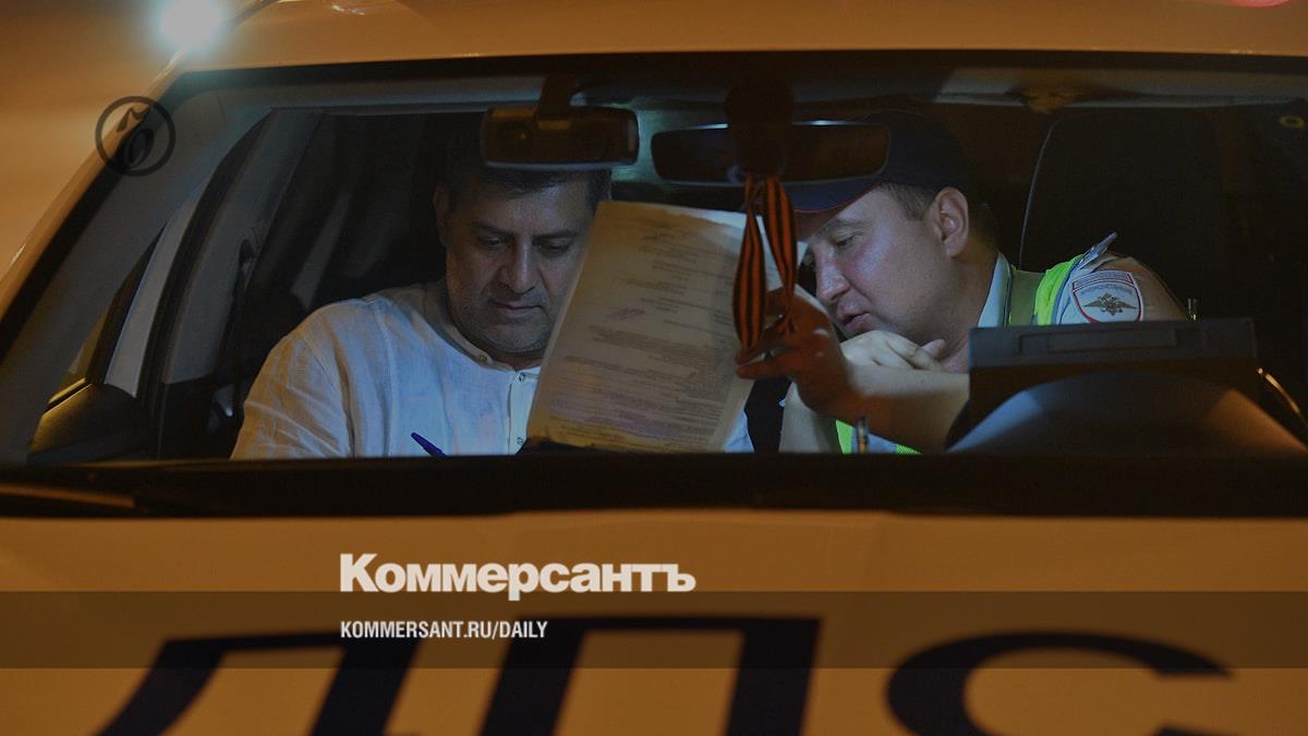 Верховный суд России постановил, что исправление неточностей в протоколах сотрудников Госавтоинспекции и отказ от повторного прохождения медицинского освидетельствования у врача не являются поводом для отмены лишения прав...