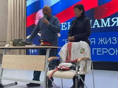 Урок мужества в день рождения Героя России Эдуарда Норполова прошел в Агинской средней школе №5