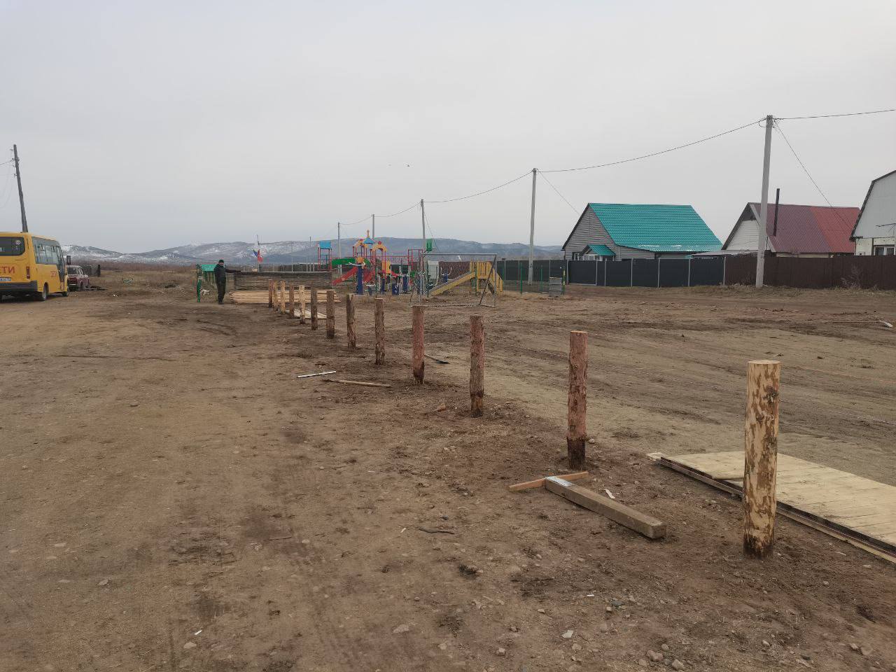 В ТОС «ГОРТОП» закончилось строительство хокейной коробки! Об этом жители ТОС, особенно дети, мечтали давно В ТОС «ГОРТОП» закончилось строительство хокейной коробки! Об этом жители ТОС, особенно дети, мечтали давно