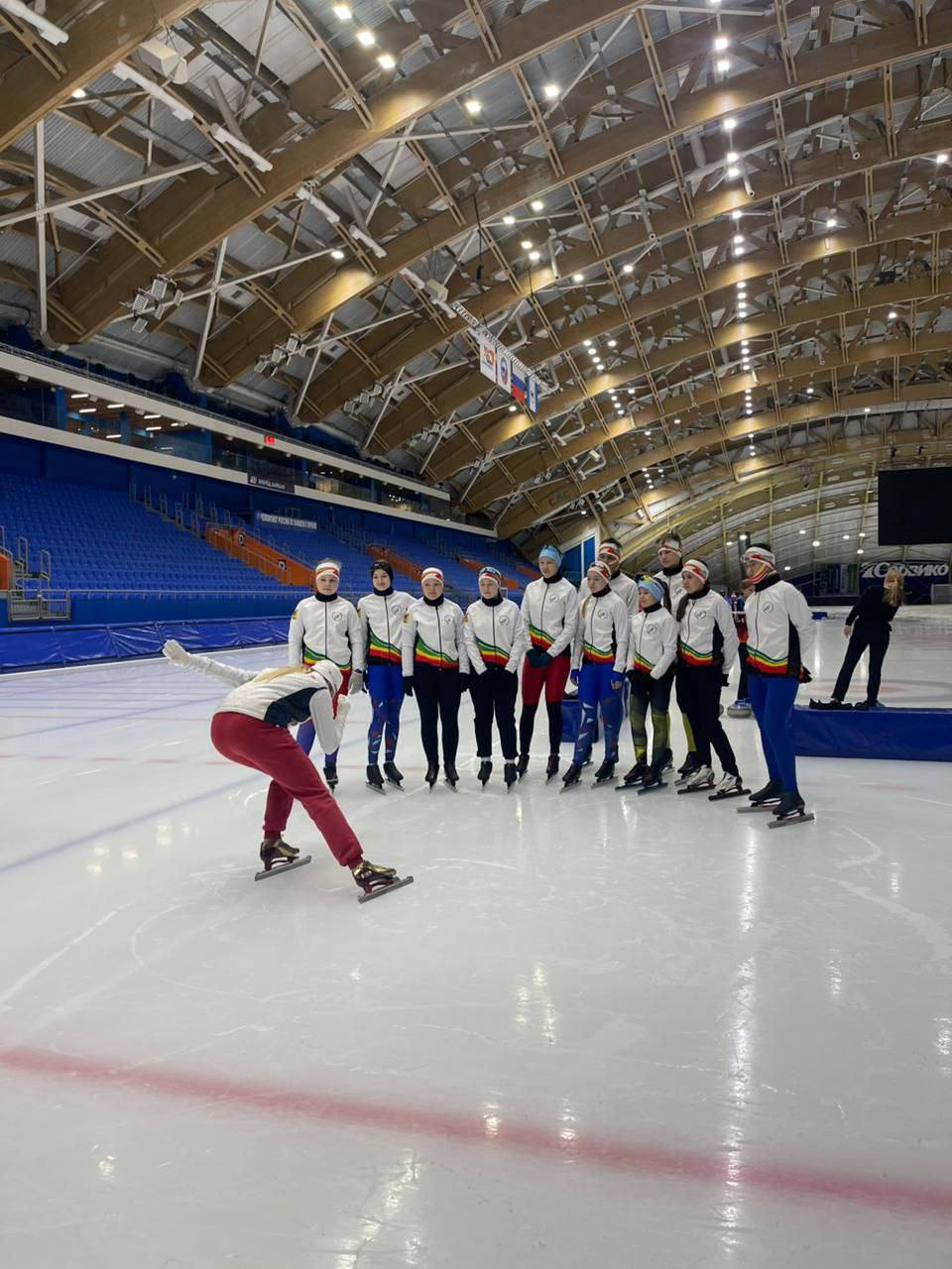 В ритме скольжения: Жизнь команды конькобежного спорта СШОР№1 В ритме скольжения: Жизнь команды конькобежного спорта СШОР№1