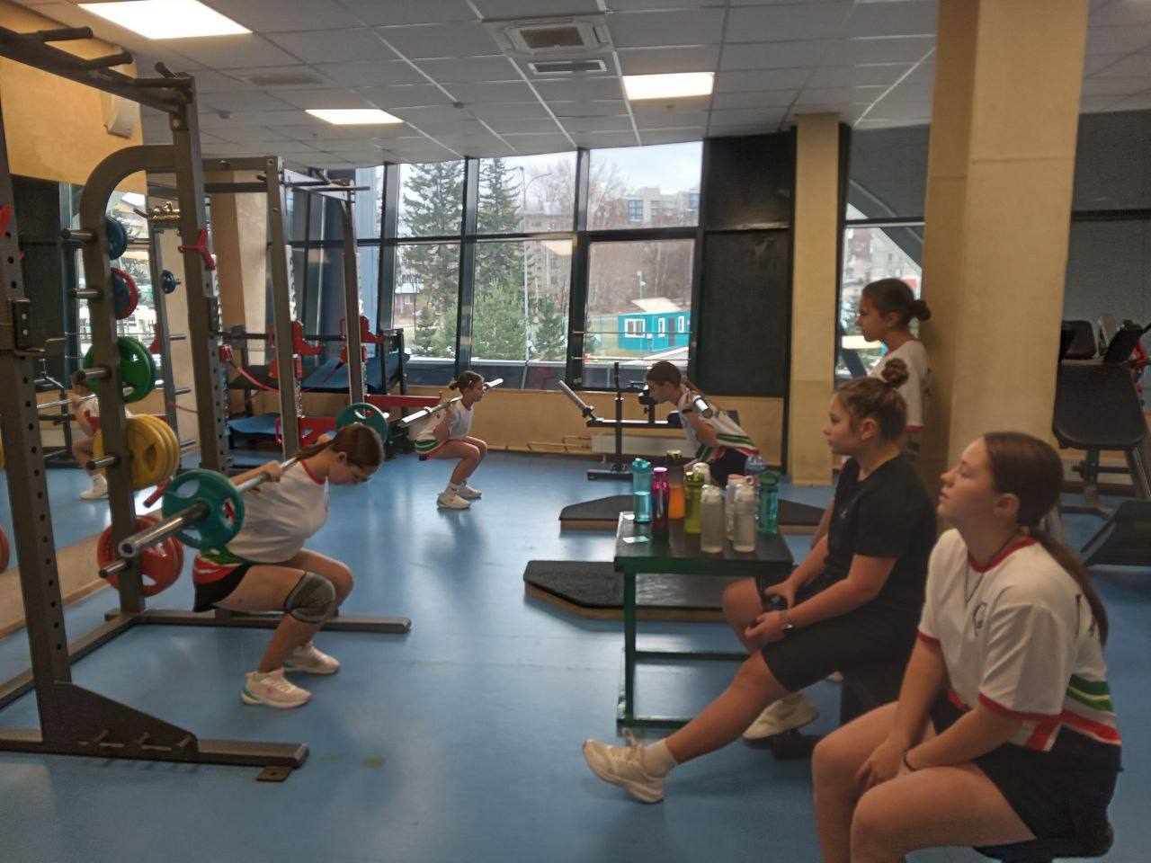 В ритме скольжения: Жизнь команды конькобежного спорта СШОР№1 В ритме скольжения: Жизнь команды конькобежного спорта СШОР№1