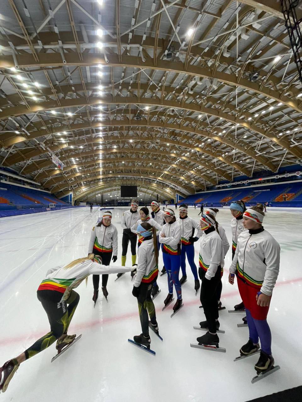 В ритме скольжения: Жизнь команды конькобежного спорта СШОР№1 В ритме скольжения: Жизнь команды конькобежного спорта СШОР№1