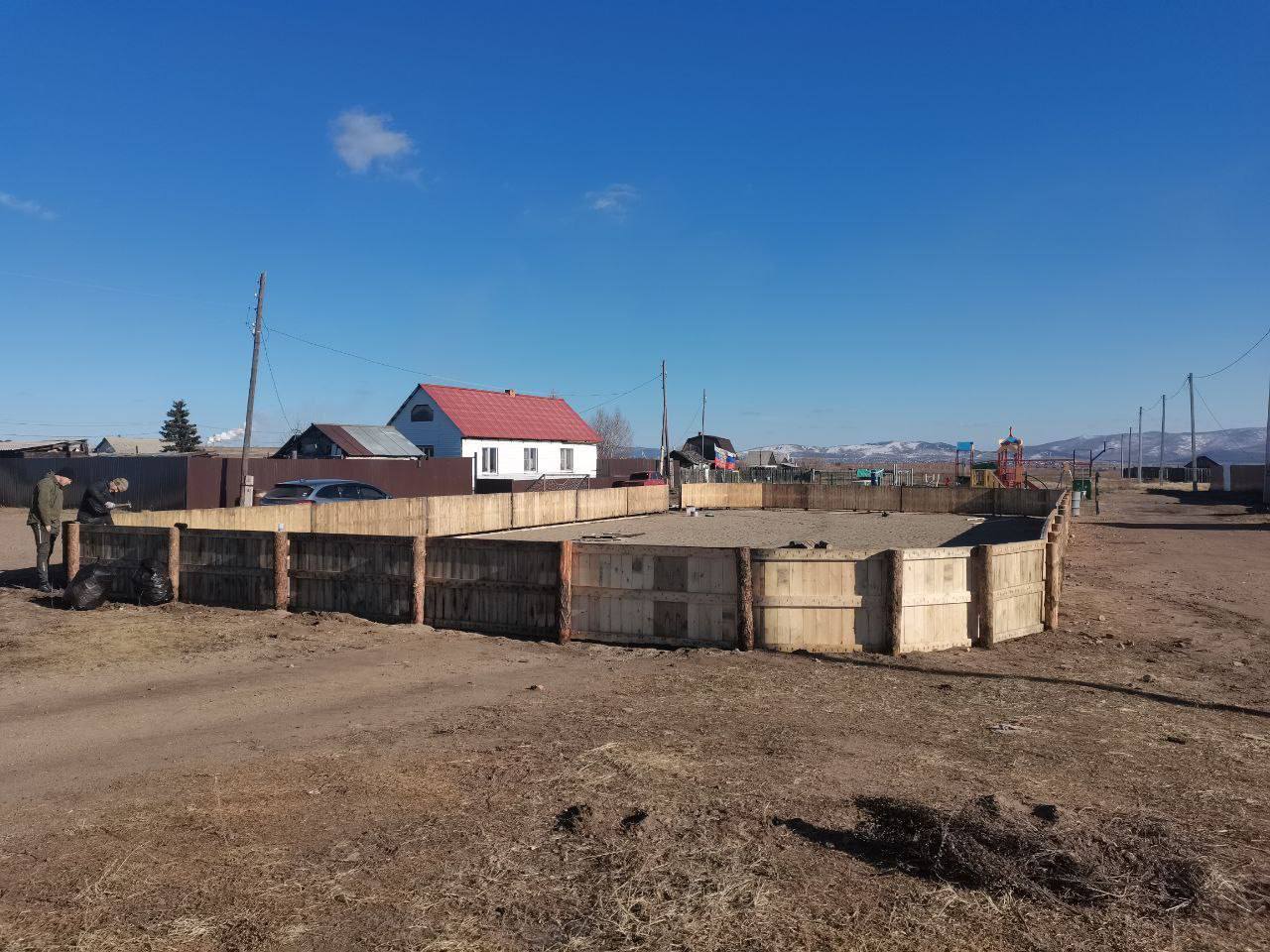 В ТОС «ГОРТОП» закончилось строительство хокейной коробки! Об этом жители ТОС, особенно дети, мечтали давно В ТОС «ГОРТОП» закончилось строительство хокейной коробки! Об этом жители ТОС, особенно дети, мечтали давно