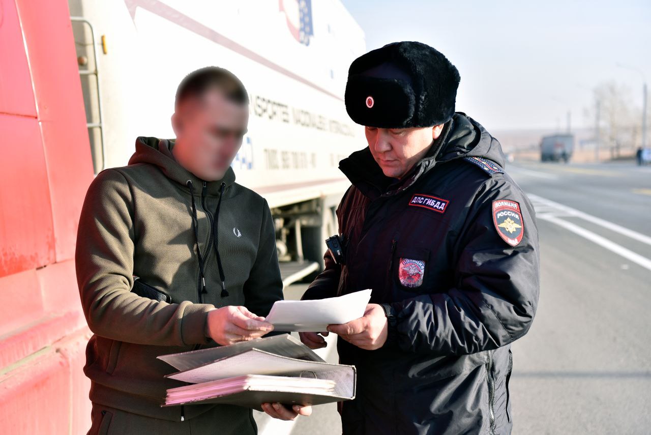 Большегрузы под особым вниманием: в Забайкалье Госавтоинспекция проводит операцию «Федеральная автодорога»