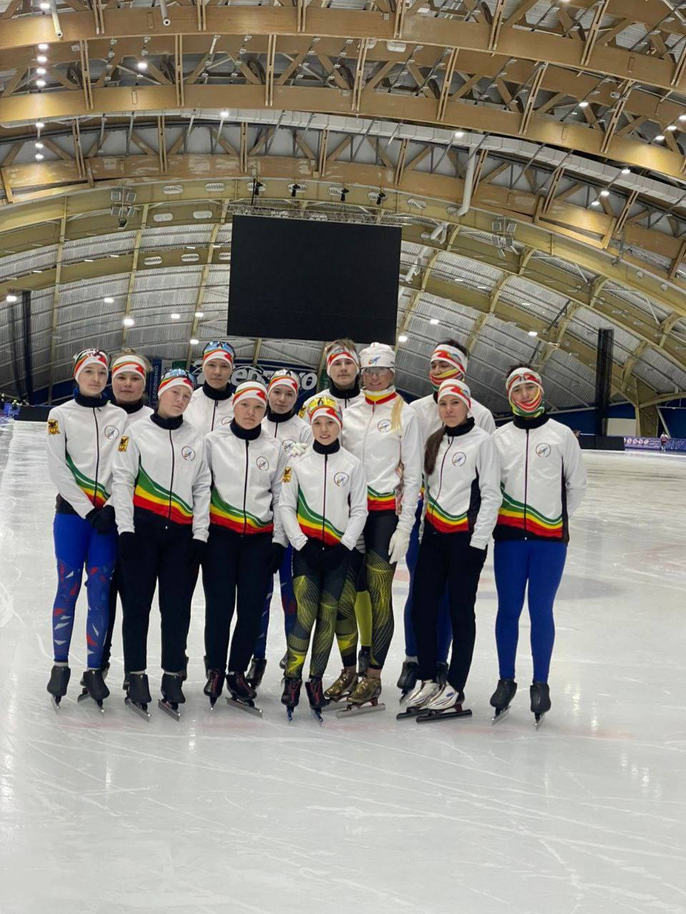 В ритме скольжения: Жизнь команды конькобежного спорта СШОР№1 В ритме скольжения: Жизнь команды конькобежного спорта СШОР№1