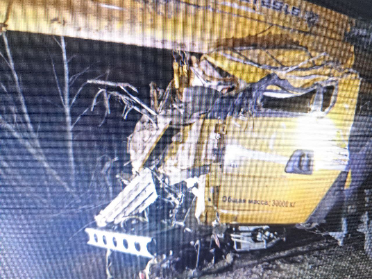 Тридцатитонный автокран съехал с дороги и перевернулся в Забайкалье — водитель погиб Тридцатитонный автокран съехал с дороги и перевернулся в Забайкалье — водитель погиб