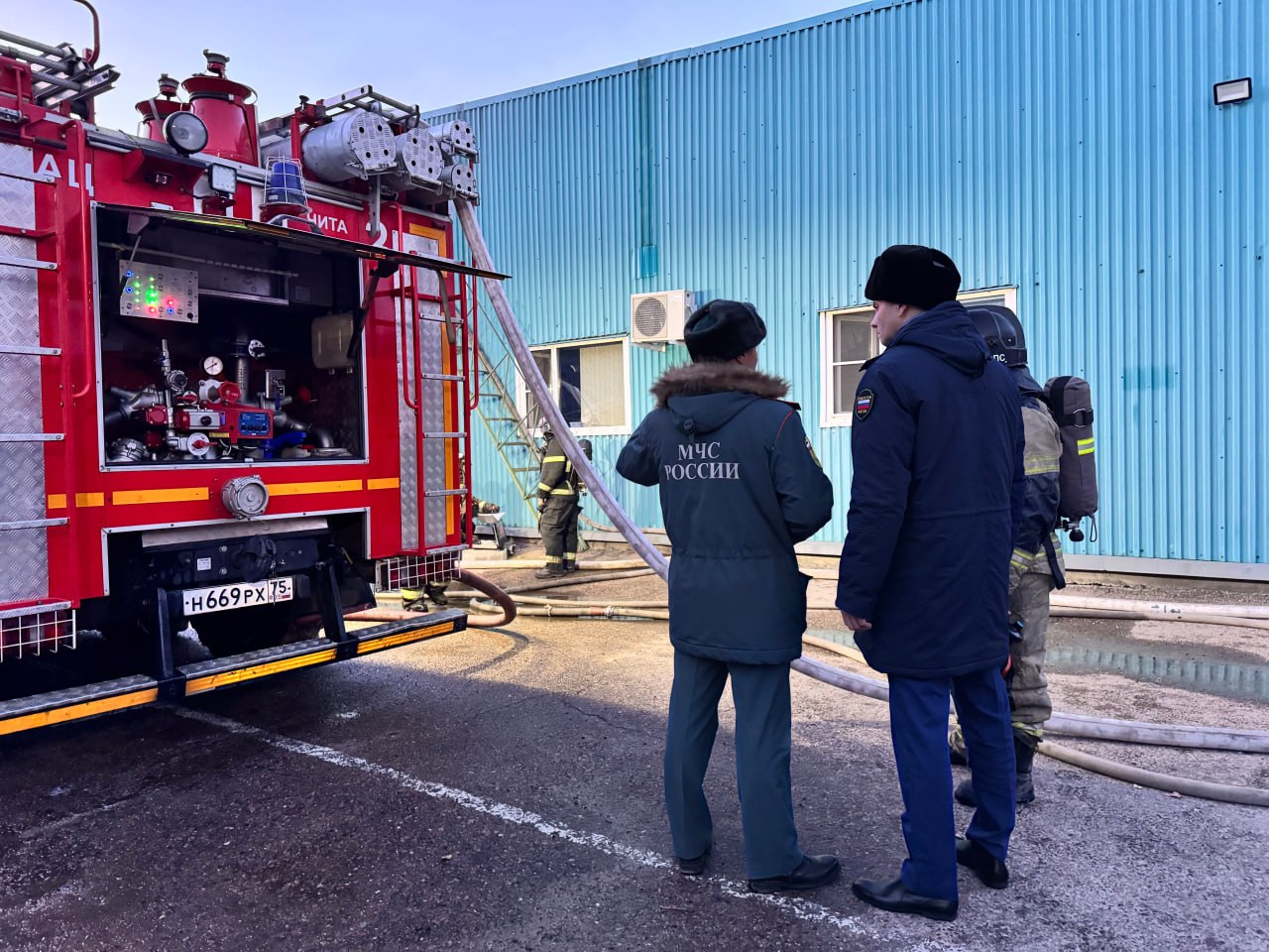 Прокуратура Железнодорожного района г. Читы организовала проверку по факту произошедшего вчера возгорания производственного помещения химической лаборатории на ул. Трактовая краевого центра, на место происшествия выезжал... Прокуратура Железнодорожного района г. Читы организовала проверку по факту произошедшего вчера возгорания производственного помещения химической лаборатории на ул. Трактовая краевого центра, на место происшествия выезжал...