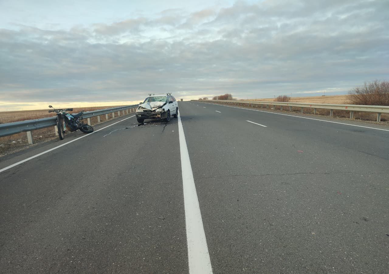 30 октября в утреннее время на ФАД Р-297 "Чита-Хабаровск", 264 км (Чернышевский район) по предварительным данным вследствие несоблюдения дистанции 37-летний водитель автомашины "Тойота Калдина"  допустил столкновение с... 30 октября в утреннее время на ФАД Р-297 "Чита-Хабаровск", 264 км (Чернышевский район) по предварительным данным вследствие несоблюдения дистанции 37-летний водитель автомашины "Тойота Калдина"  допустил столкновение с...