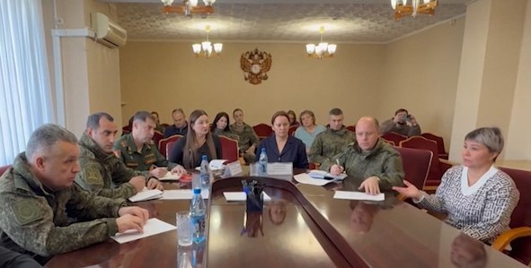 Заместитель командующего войсками ВВО Роман Греков работает в Краснокаменске