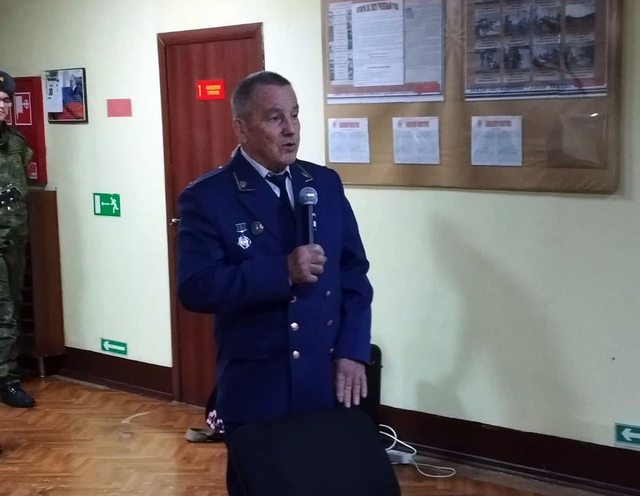 В преддверии Дня народного единства общественная организация ветеранов и пенсионеров прокуратуры региона совместно с Культурным фронтом Забайкалья в одной из воинской части провела творческий вечер «О Родине с любовью» В преддверии Дня народного единства общественная организация ветеранов и пенсионеров прокуратуры региона совместно с Культурным фронтом Забайкалья в одной из воинской части провела творческий вечер «О Родине с любовью»