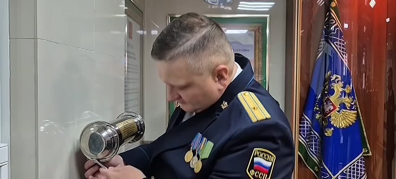 Приставы заложили капсулу времени с посланием коллегам из 2045 года