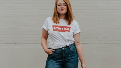 Вместо надоевших джинсов: стилист назвала удачную модель брюк на осень