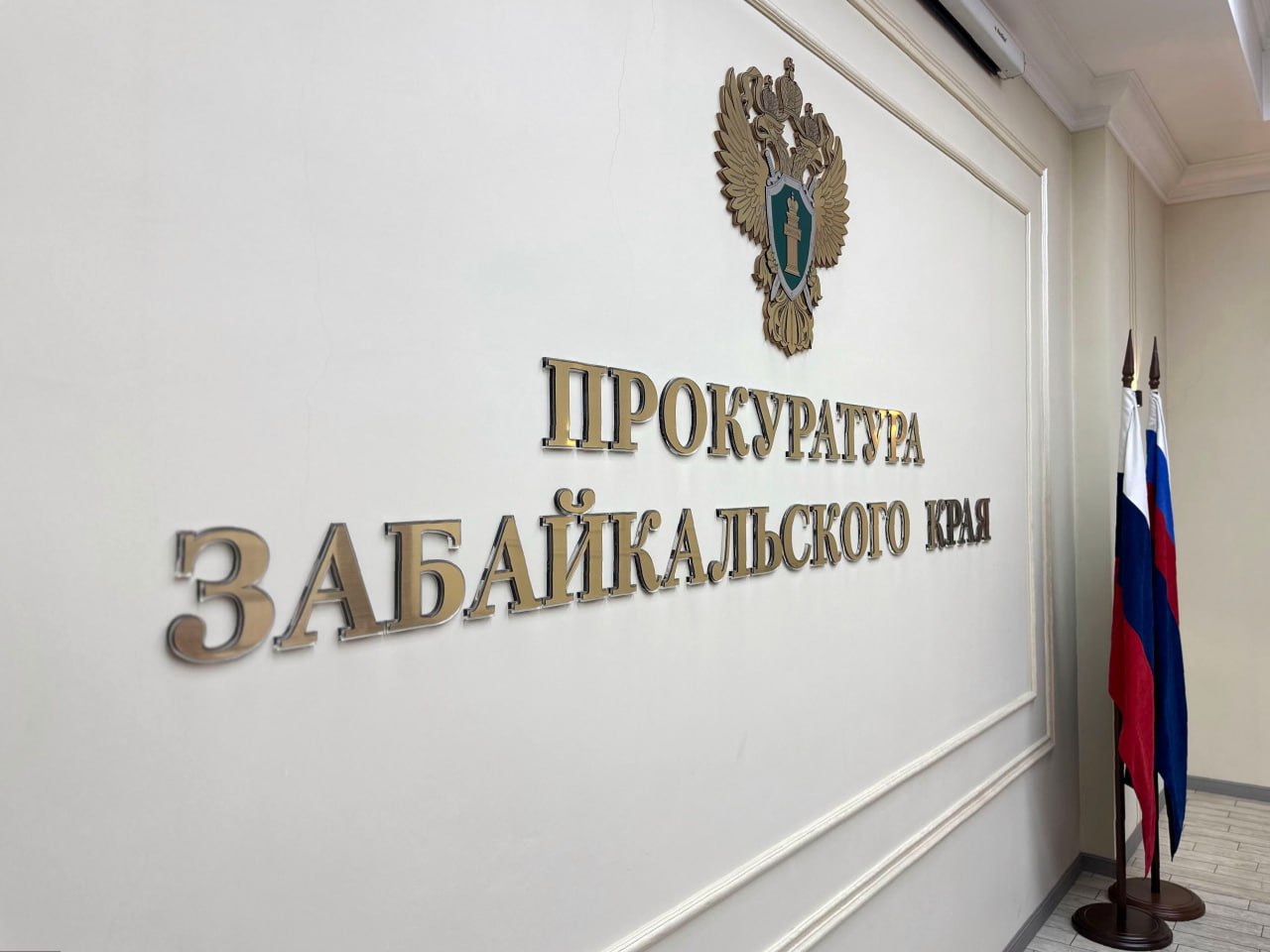 Вылившиеся в средства массовой информации жалобы жильцов дома № 44 по улице Энтузиастов краевого центра на отсутствие водоснабжения помогли прокуратуре выявить надлежащее исполнение управляющей компанией своих обязанностей