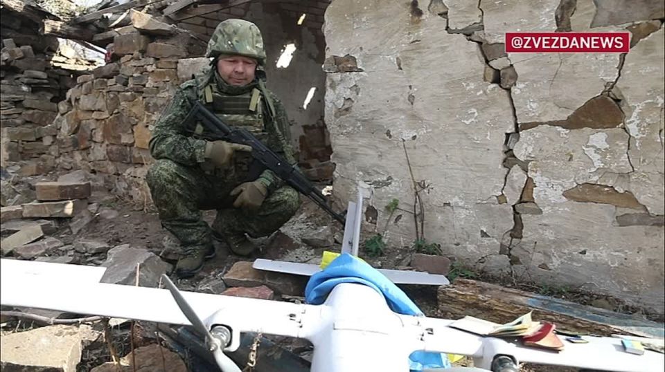 Украинские боевики пытались угнать трактор у местных жителей в Вишневом, а еще разграбили их запасы еды