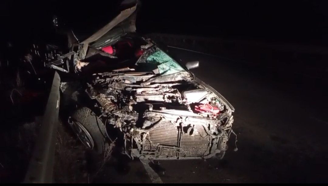 30 октября в вечернее время на РАД "Краснокаменск-Мациевская", 35 км по предварительным данным произошло столкновение двух транспортных средств "Тойота Камри" и "Мазда Титан" 30 октября в вечернее время на РАД "Краснокаменск-Мациевская", 35 км по предварительным данным произошло столкновение двух транспортных средств "Тойота Камри" и "Мазда Титан"