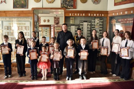 Начальник УМВД поздравил победителей и участников регионального этапа конкурса детского рисунка «Мои родители работают в полиции»