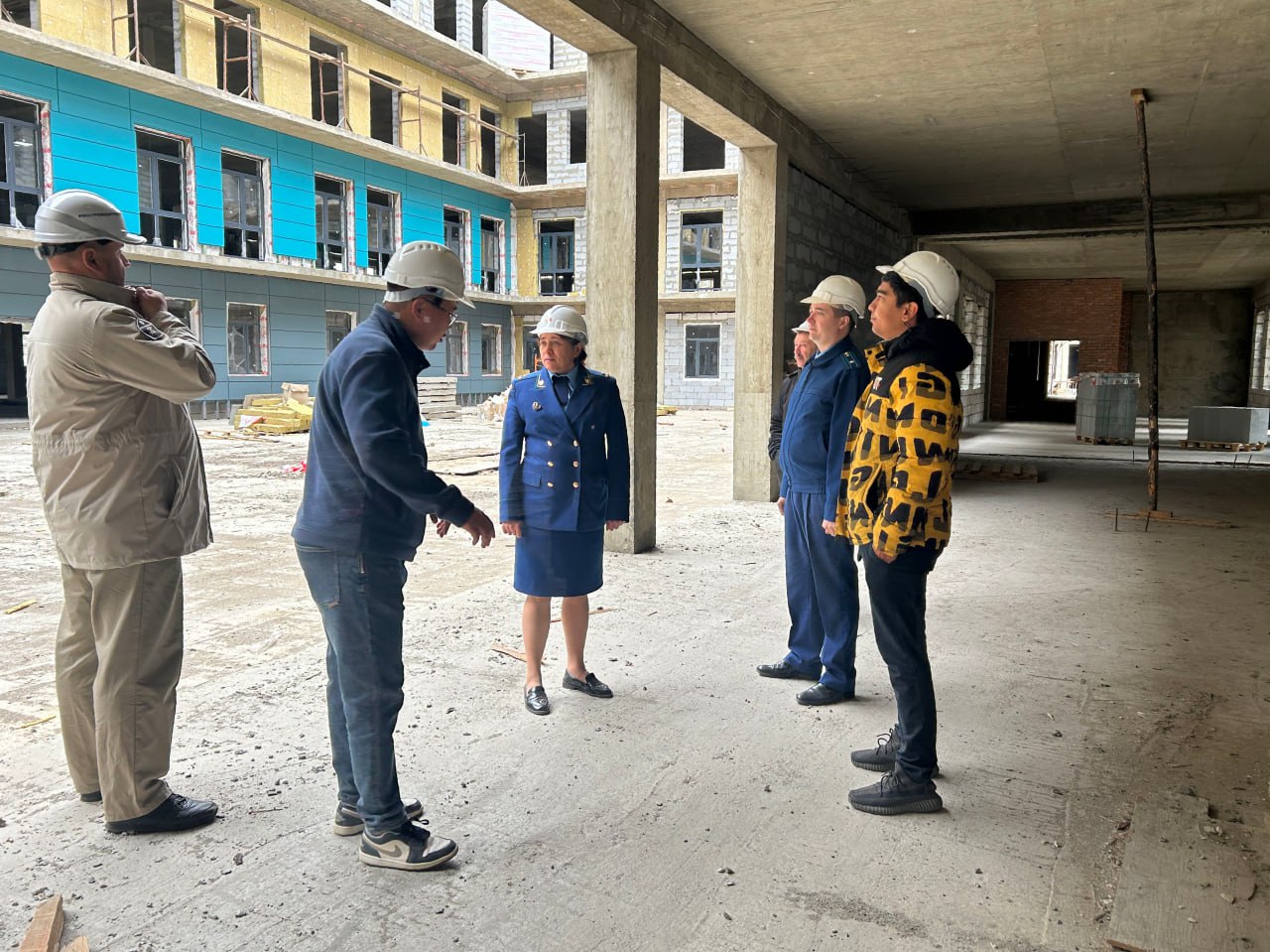 Очередные уголовные дела о мошенничестве и превышении должностных полномочий возбуждены по материалам прокурорской проверки - на этот раз при строительстве краевой детской клинической больницы, работы по которому... Очередные уголовные дела о мошенничестве и превышении должностных полномочий возбуждены по материалам прокурорской проверки - на этот раз при строительстве краевой детской клинической больницы, работы по которому...