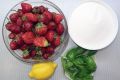 Неповторимый вкус: клубничное варенье с лимоном, базиликом и мятой