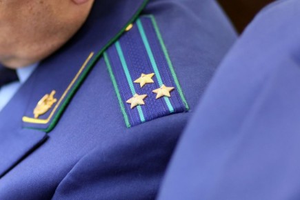 Владелец одного из читинских кафе решил не оформлять трудовые отношения с посудомойкой и поваром - пока в дело не вмешалась прокуратуры