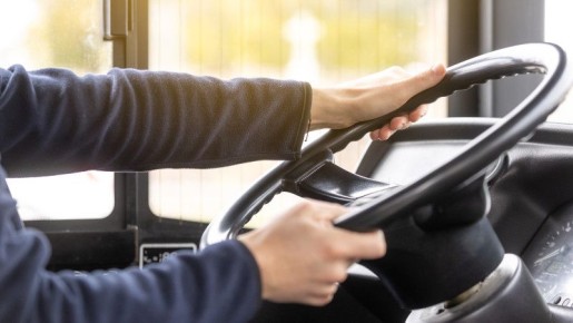 Как подать жалобу на водителя автобуса: пошаговое руководство для граждан