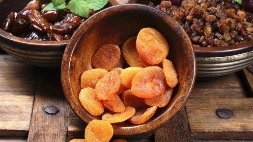 Не стоит мыть сухофрукты в горячей воде: эксперт назвал другой подходящий способ