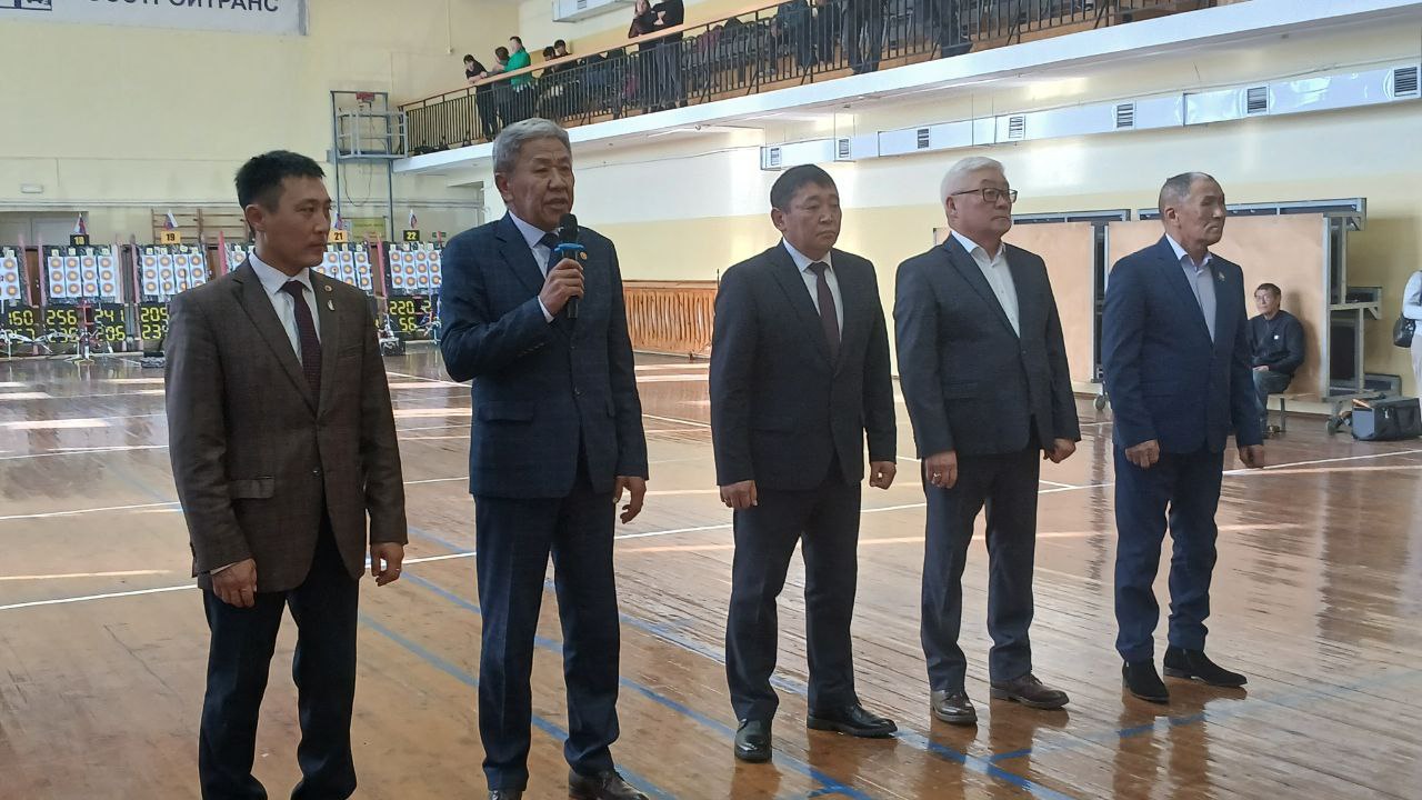 Первый региональный турнир по стрельбе из лука на призы Тимура Тучинова стартовал 1 ноября в Агинском Первый региональный турнир по стрельбе из лука на призы Тимура Тучинова стартовал 1 ноября в Агинском