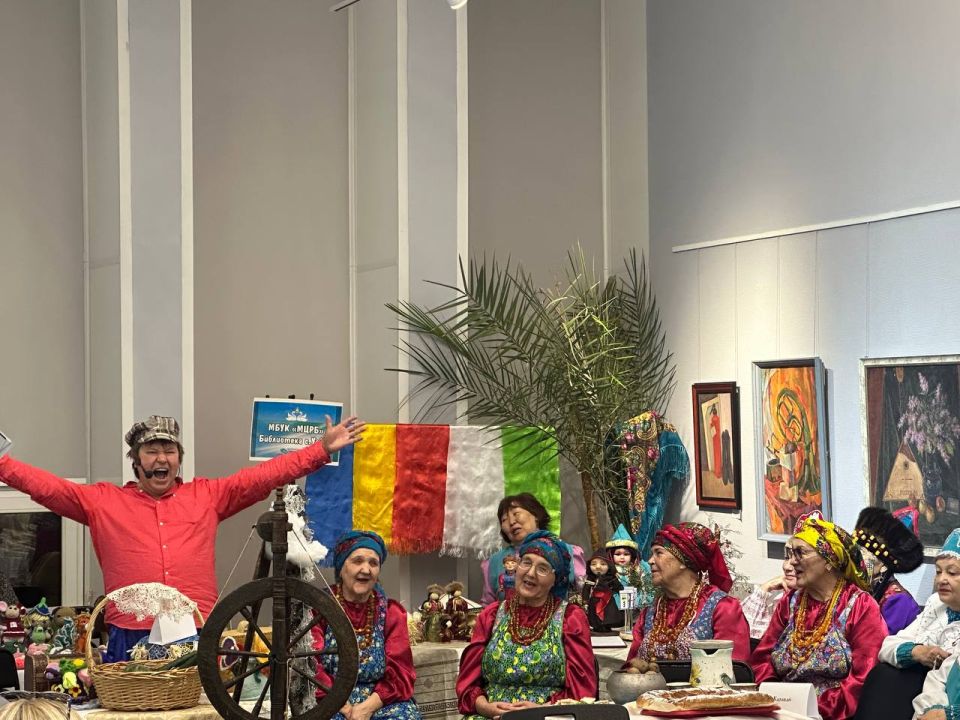 Песни про сибирские просторы и Забайкалье звучали на балагане в краевом художественном музее во время «Ночи искусств»
