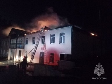 Дом культуры загорелся в Забайкалье из-за голубиного помёта