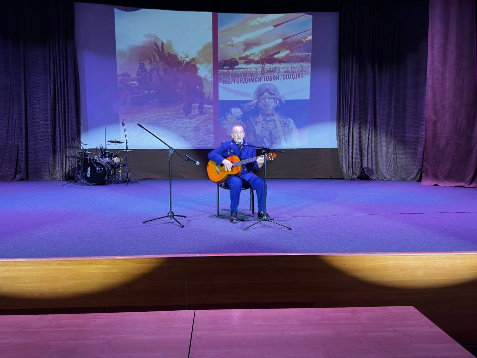 Ветеранская организация прокуратуры Забайкалья в преддверии Дня народного единства провела творческий вечер для солдат-срочников Ветеранская организация прокуратуры Забайкалья в преддверии Дня народного единства провела творческий вечер для солдат-срочников