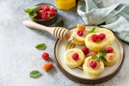 Эти нежные сырники полюбит вся семья: добавьте один секретный ингредиент